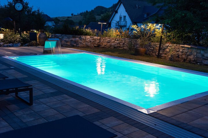 Pool 38 of 77