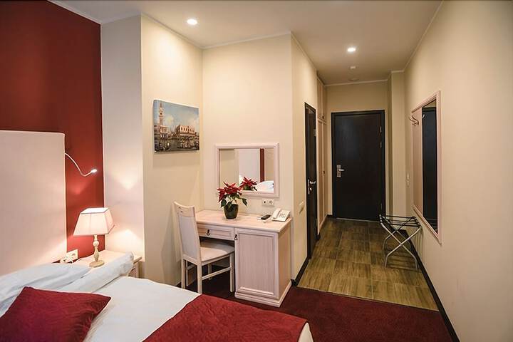 Room 18 of 20