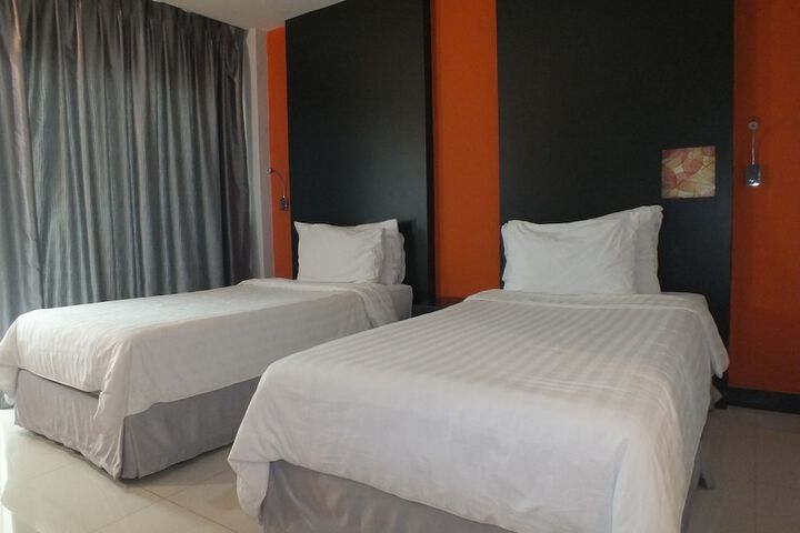 Room 12 of 44