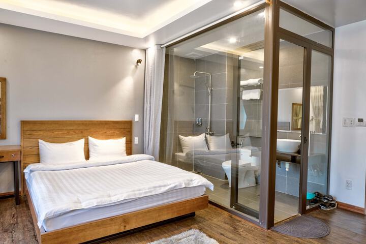 Room 8 of 32