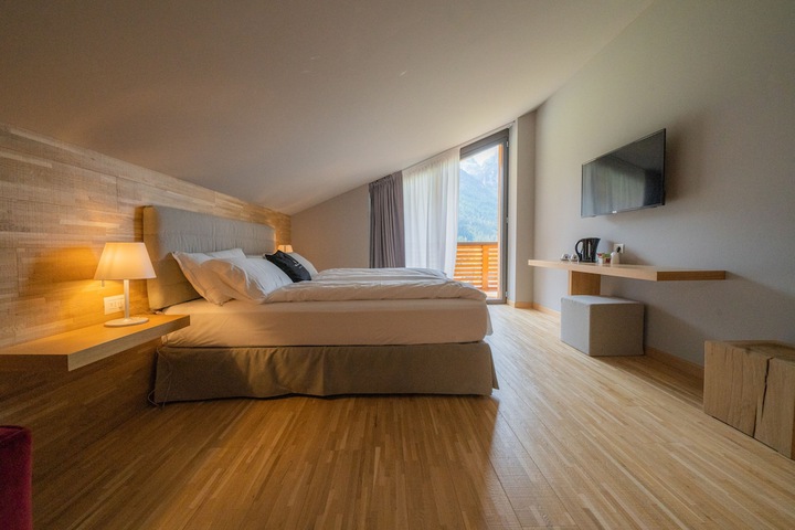 Room 5 of 85