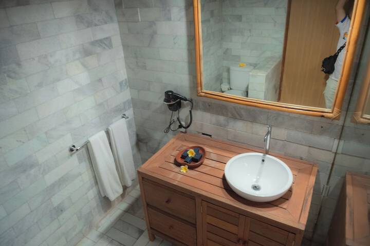 Room 46 of 89