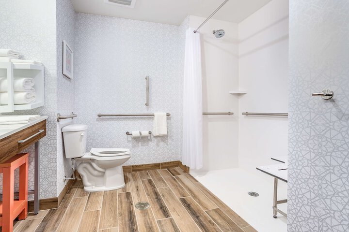 Bathroom shower