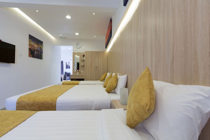 Room 2 of 43