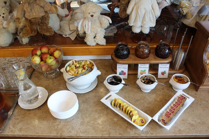 Breakfast/Coffee Service 73 of 92