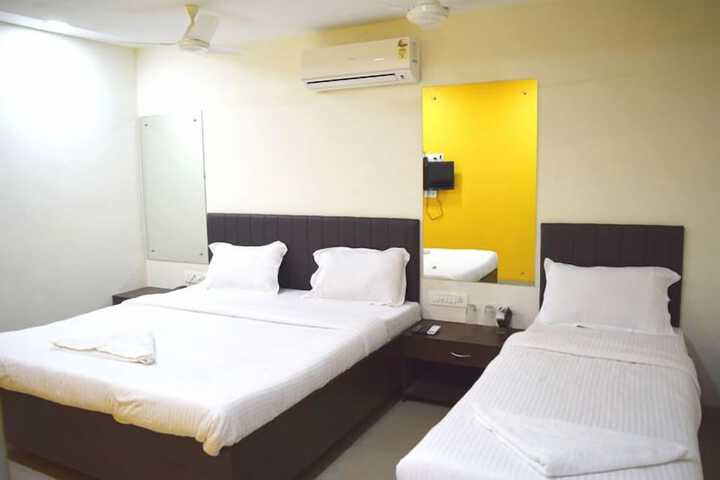 Room 10 of 25