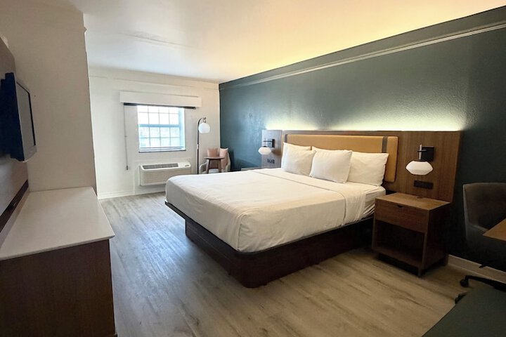 Room 5 of 29