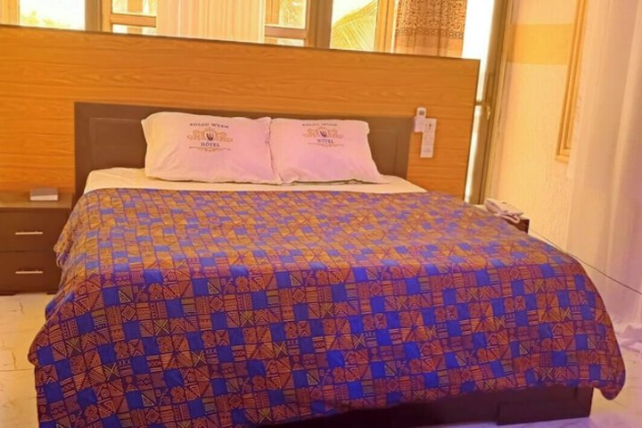 Room 41 of 285