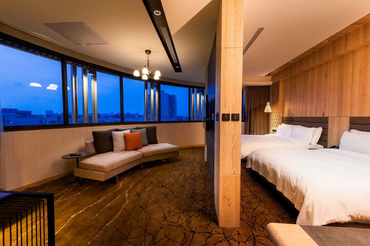 Room 9 of 41