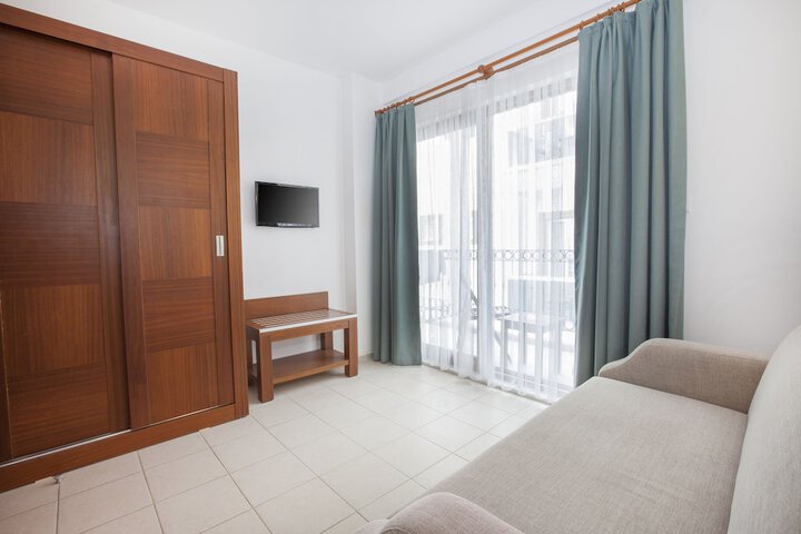 Room 28 of 112