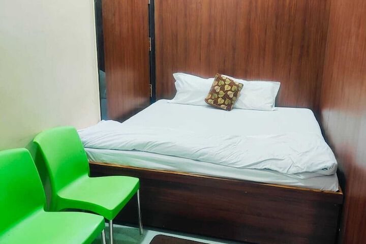 Room 4 of 14