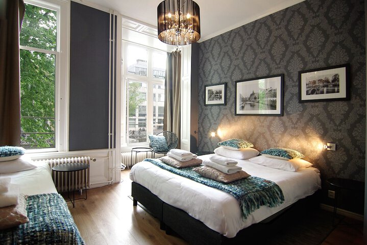Room 17 of 36
