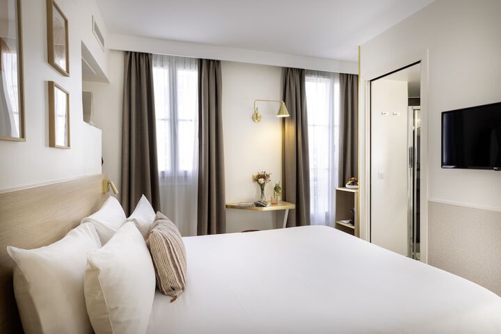 Room 10 of 31