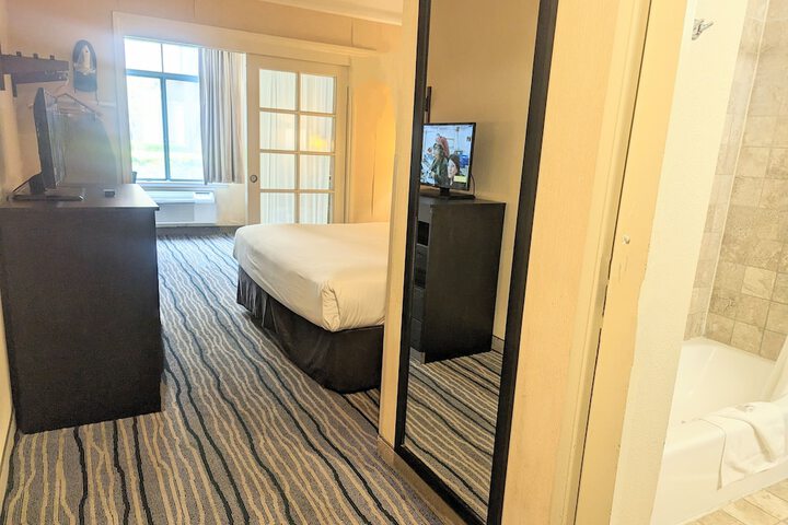 Room 5 of 19