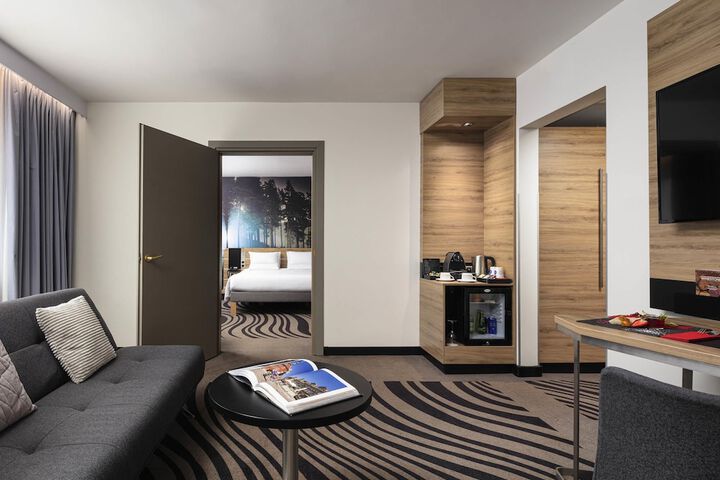 Room 14 of 82