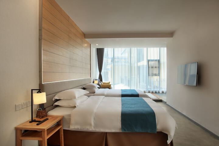 Room 15 of 43