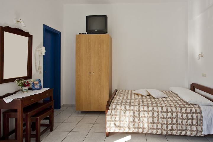 Room 13 of 31