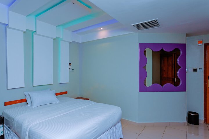 Room 6 of 46