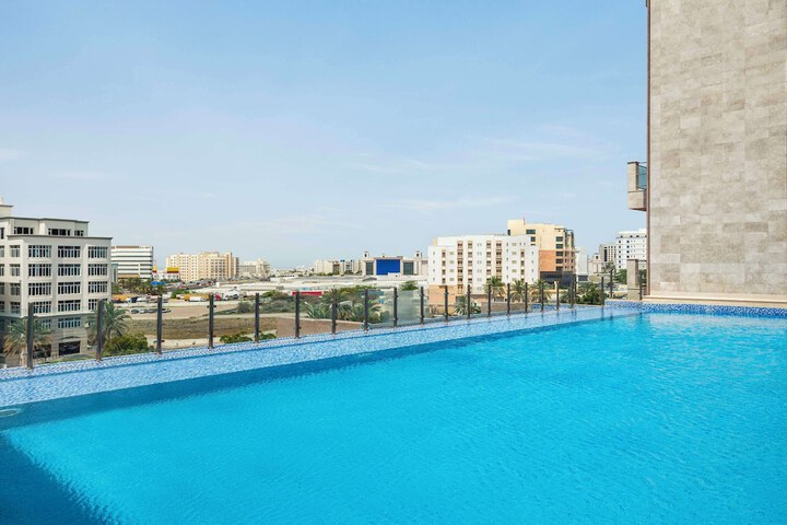 Pool 24 of 164