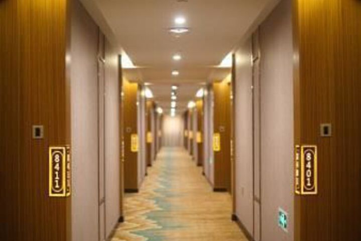 Ballroom/Hall 37 of 61