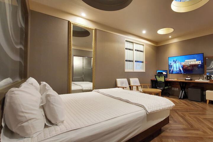Room 14 of 45