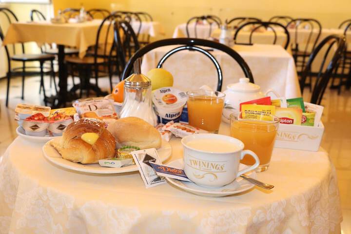 Breakfast/Coffee Service 76 of 83