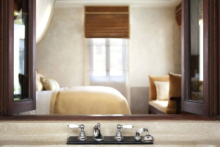 Room 51 of 128