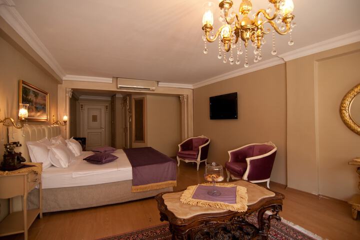 Room 6 of 49