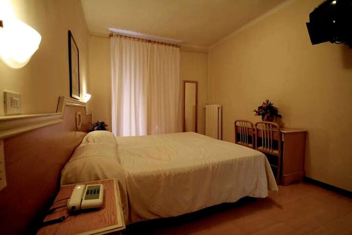 Room 10 of 36