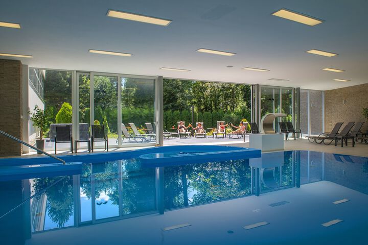 Pool Hotel