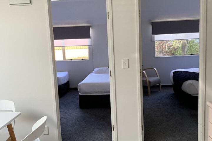 Room 3 of 85