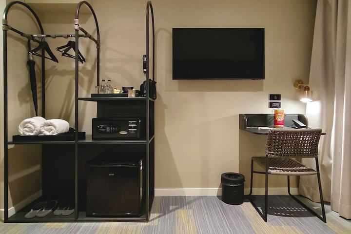 Room 76 of 161