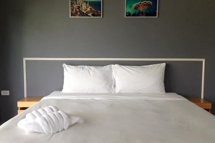 Room 3 of 5