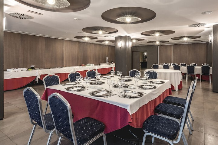 Banquet hall