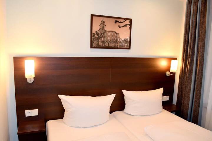 Room 12 of 29