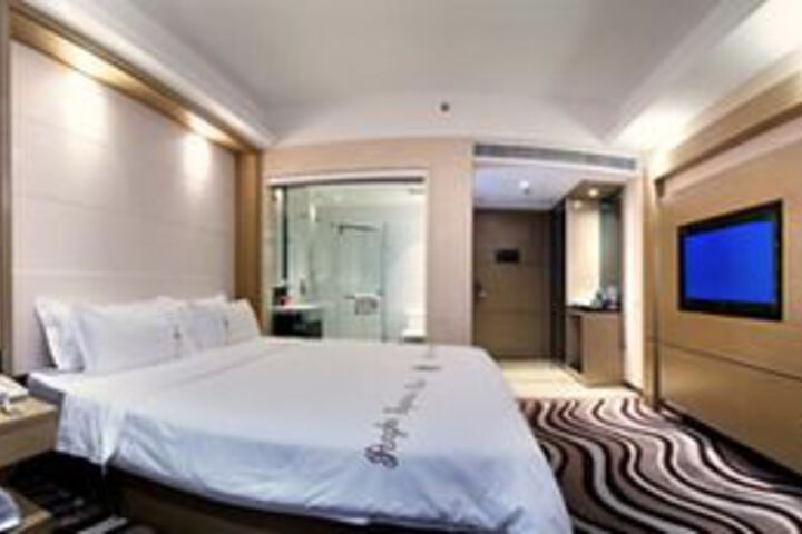 Room 8 of 21