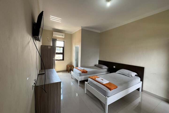 Room 5 of 17