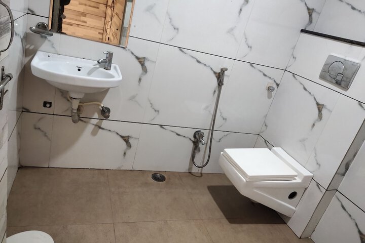 Room 16 of 26