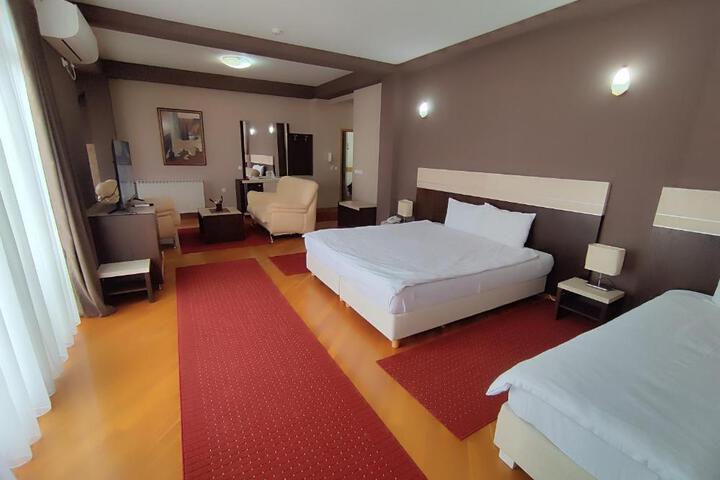 Premier Hotel