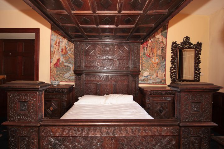 Room 9 of 46