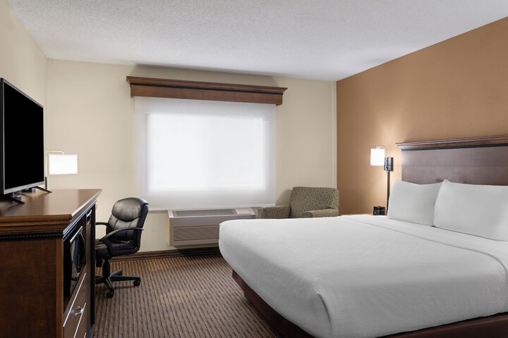 Room 10 of 38