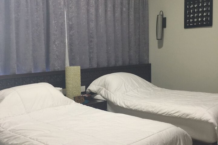 Room 8 of 42