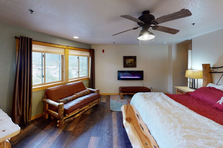 Room 16 of 79