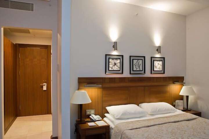 Room 12 of 35