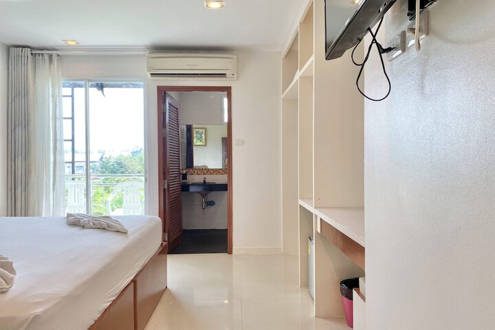 Room 28 of 117