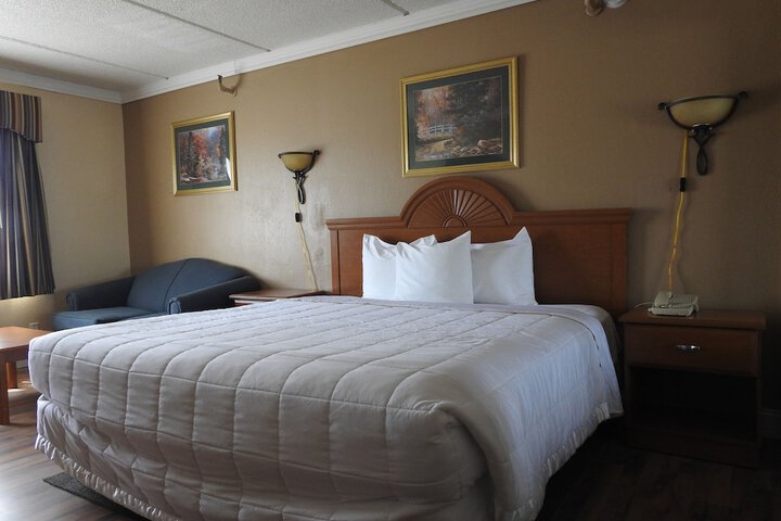 Room 7 of 34