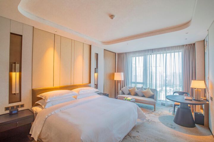 Room 11 of 73