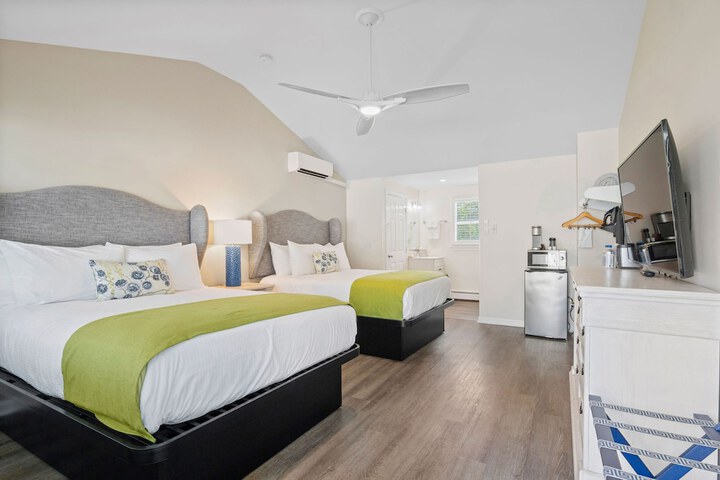 Room 6 of 19