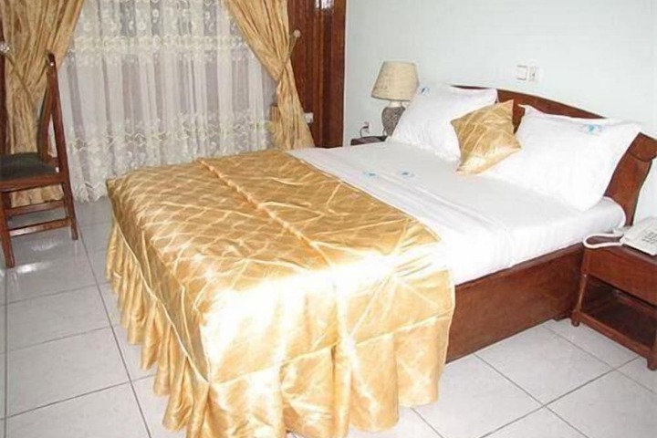 Room 8 of 31