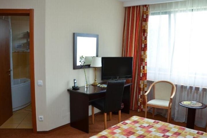 Photo 5